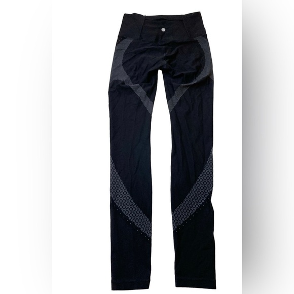 Lululemon - Mapped Out High-Rise Tight 28” - Picture 7 of 10